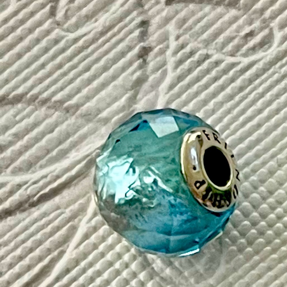 Pandora essence